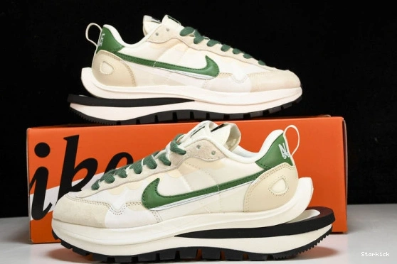 White Vaporwaffle Green DD1875-102 Nike sacai 0309